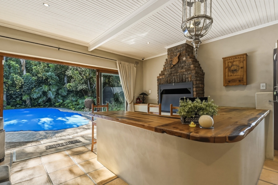 5 Bedroom Property for Sale in Constantia Western Cape